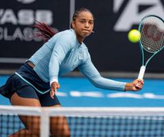 Female Models Needed for Tennis Racquet Grip Photoshoot